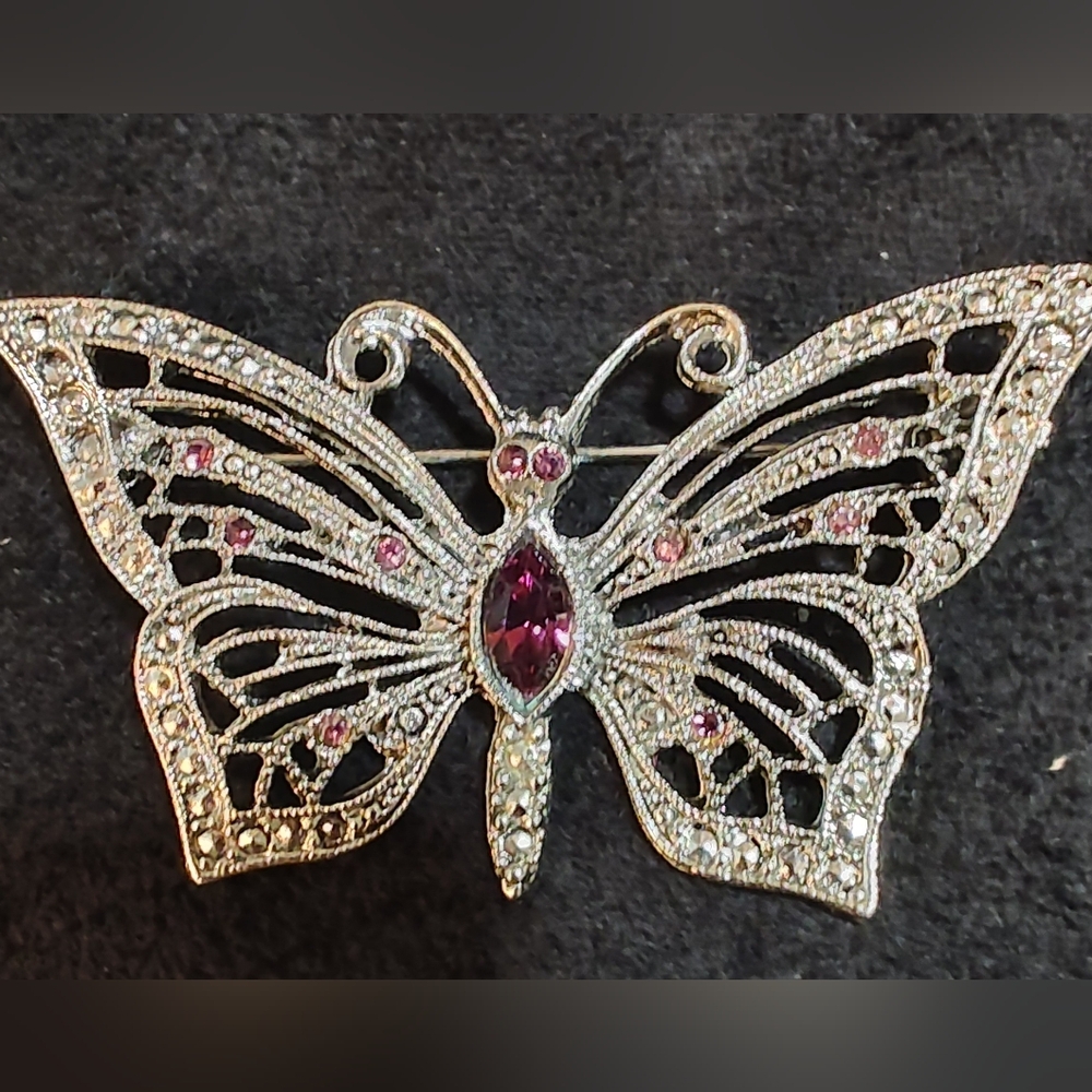 LIA Vintage Brooch